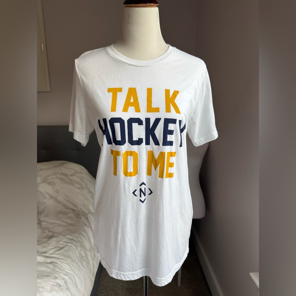 The NASH Collection Nashville Predatory Talk Hockey To Me Tee Size M